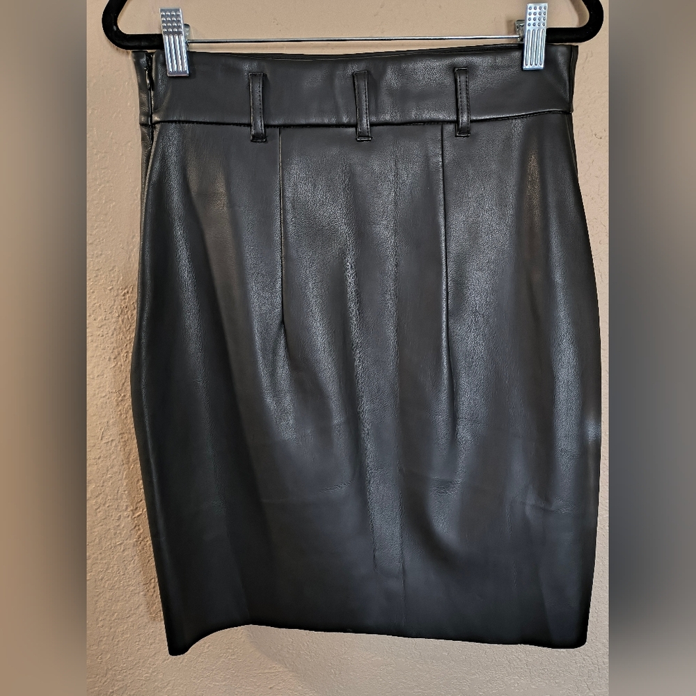 Express Sz 4 Elegant Black Skirt - Picture 3 of 8